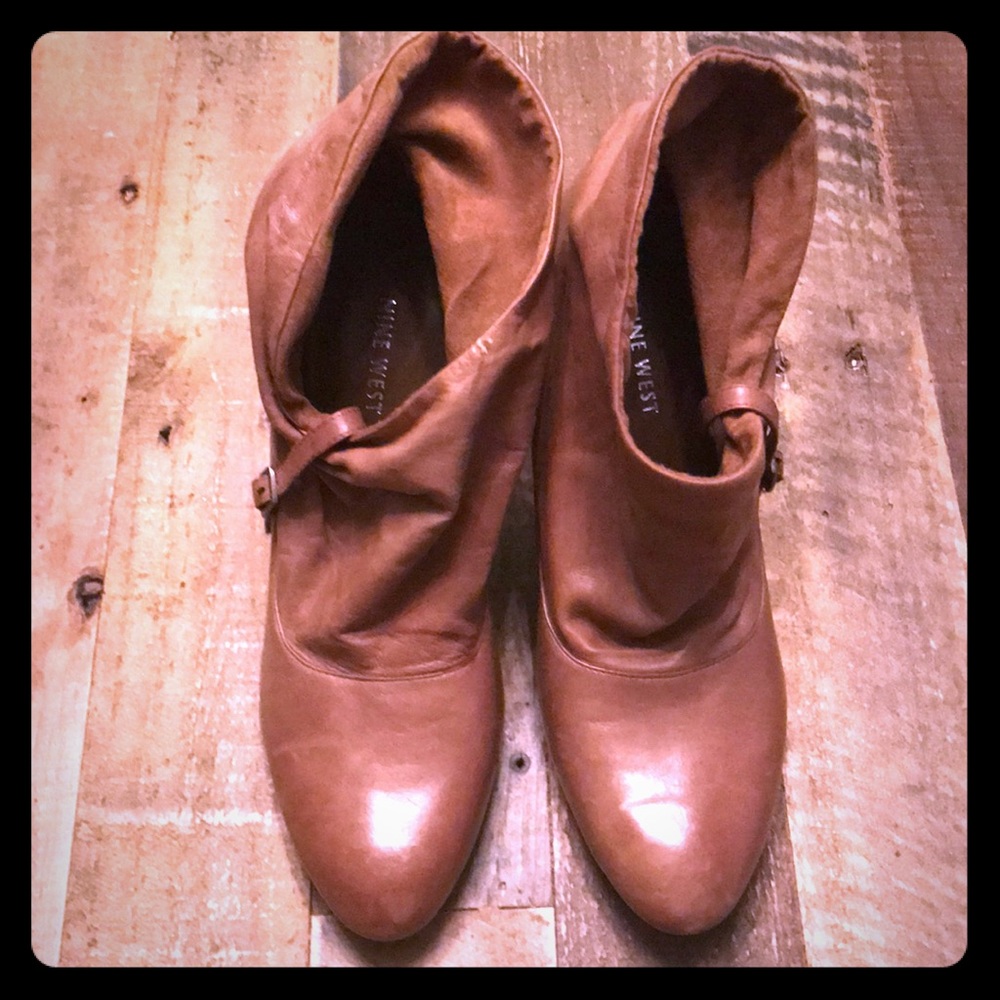 Nine West leather and suede booties 8 1/2